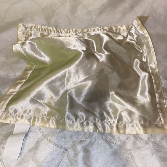 Mary Meyer Baby Lush Puppy Lovey Cream Satin Trim Security Blanket Plush - Picture 5 of 7